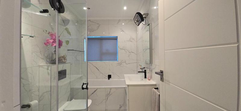 To Let 4 Bedroom Property for Rent in Greenways Golf Estate Western Cape